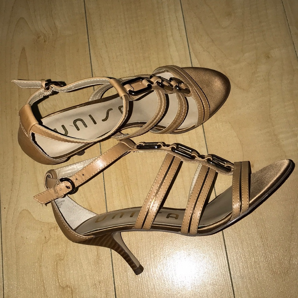 Unisa T-Strap Leather Sandals